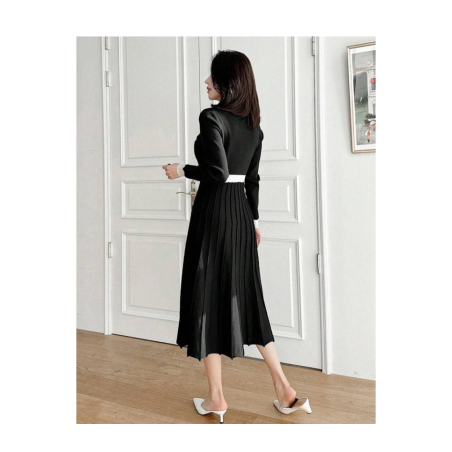 فستان بتصميم بدلة نسائية