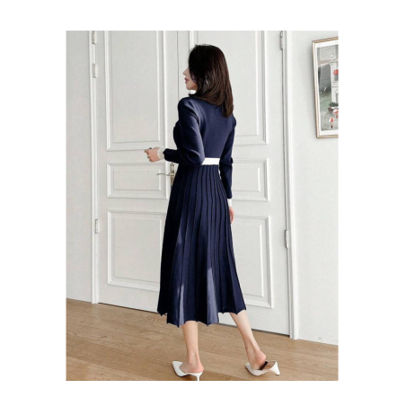 فستان بتصميم بدلة نسائية