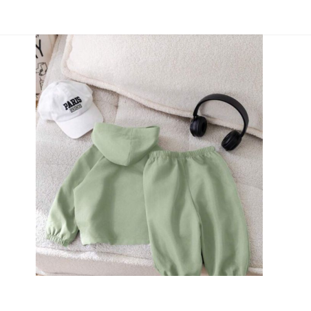 طقم رياضي للاطفال