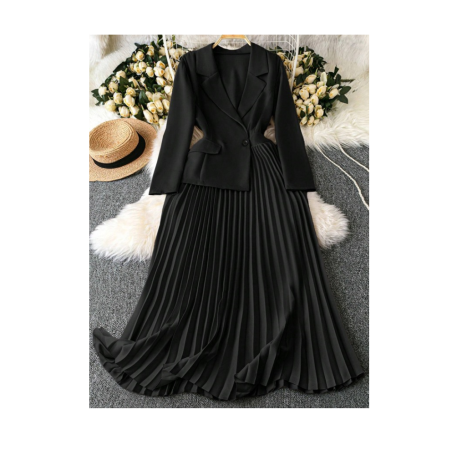 فستان بتصميم بدلة نسائية