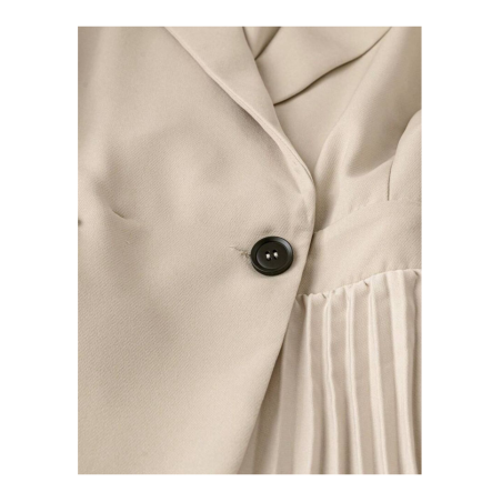 فستان بتصميم بدلة نسائية