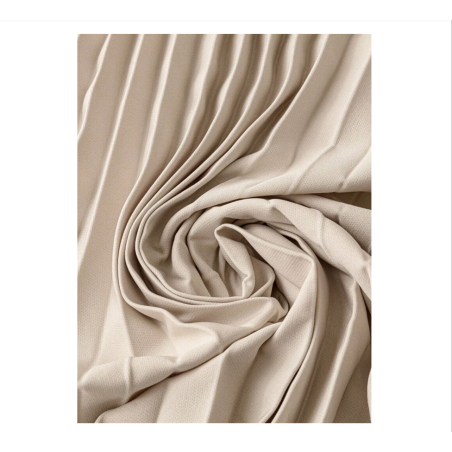 فستان بتصميم بدلة نسائية