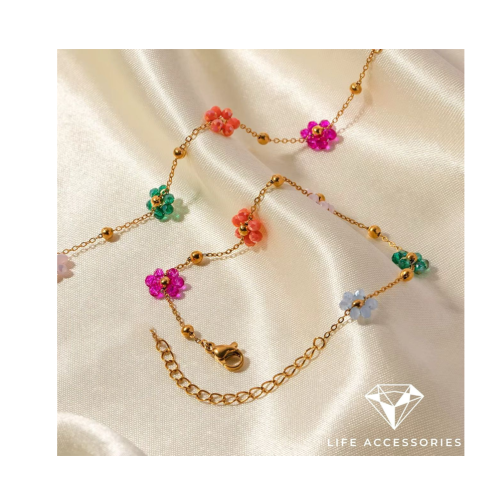 قلادة مع حديدة 