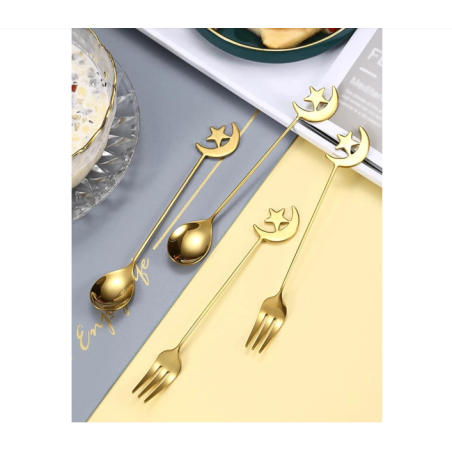 طقم ملاعق مكون من 8 قطع باللون الذهبي