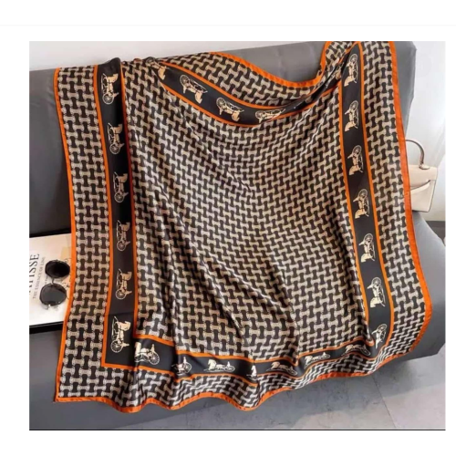 شاربة مزخرفة 