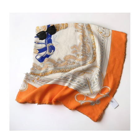  شاربة مزخرفة 