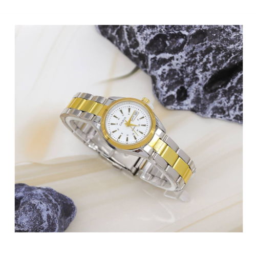  ساعة نـسائية 