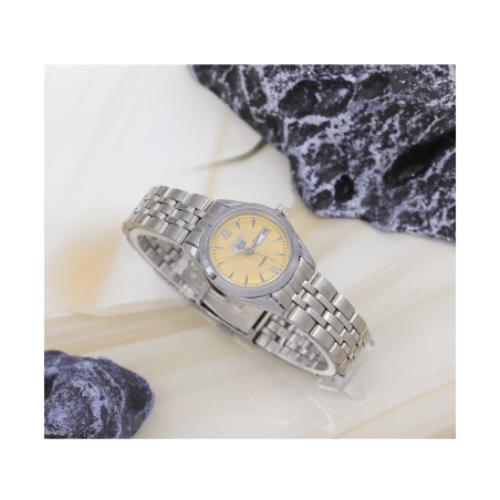  ساعة نـسائية 